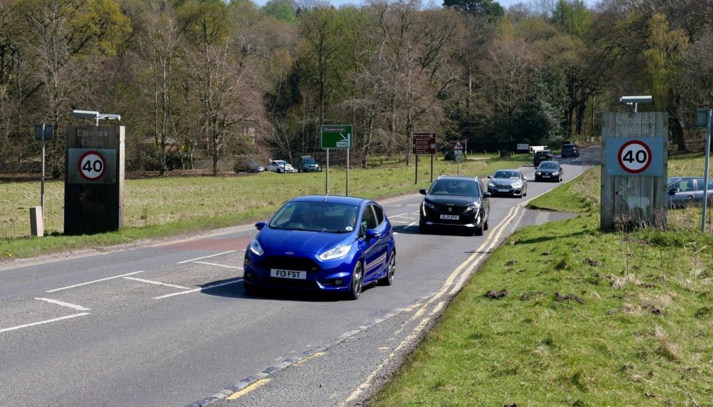 Milford gateway signs