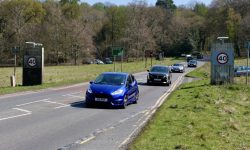 Milford gateway signs